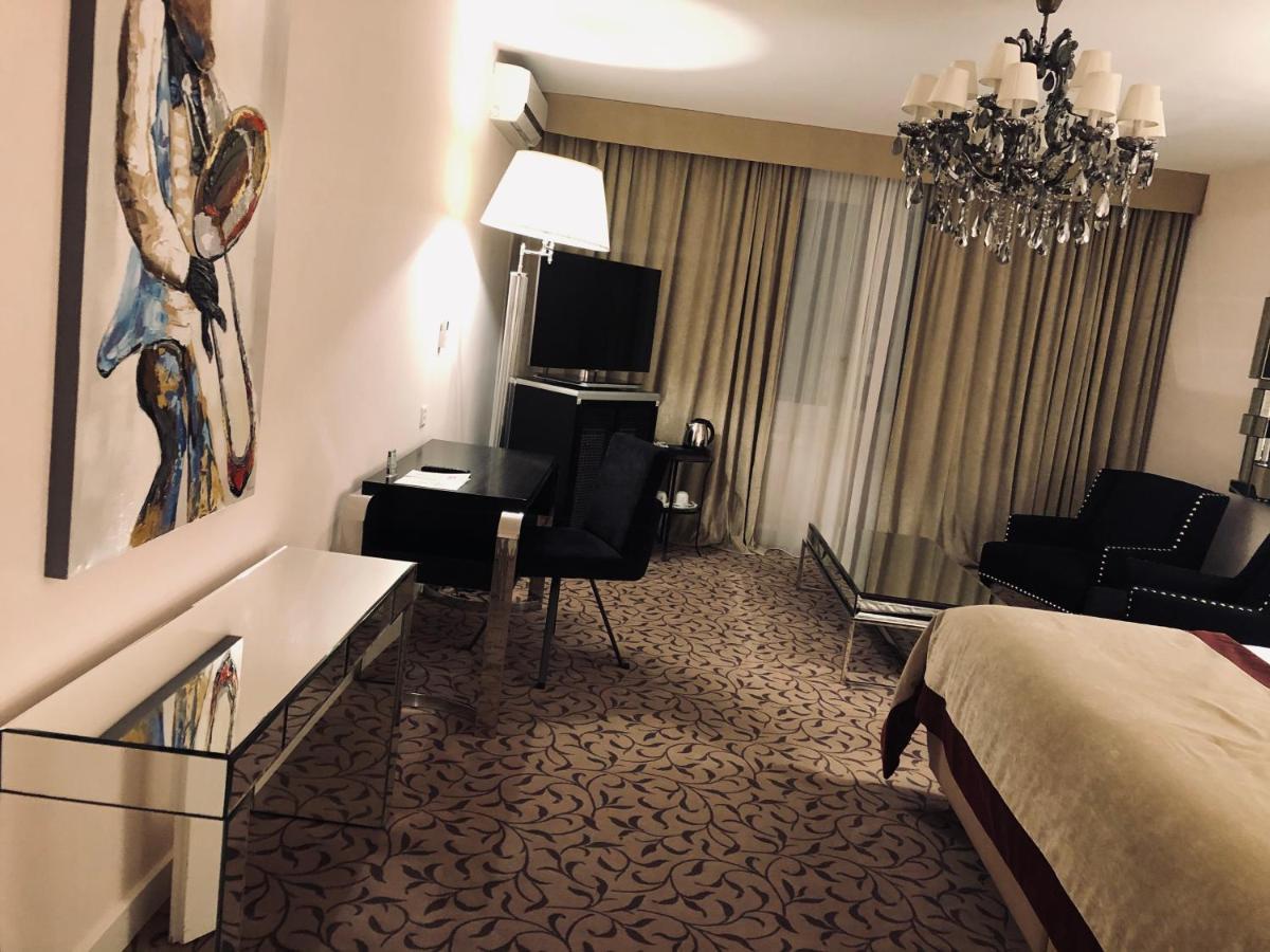 Hotel Adriatica Geneva Bagian luar foto