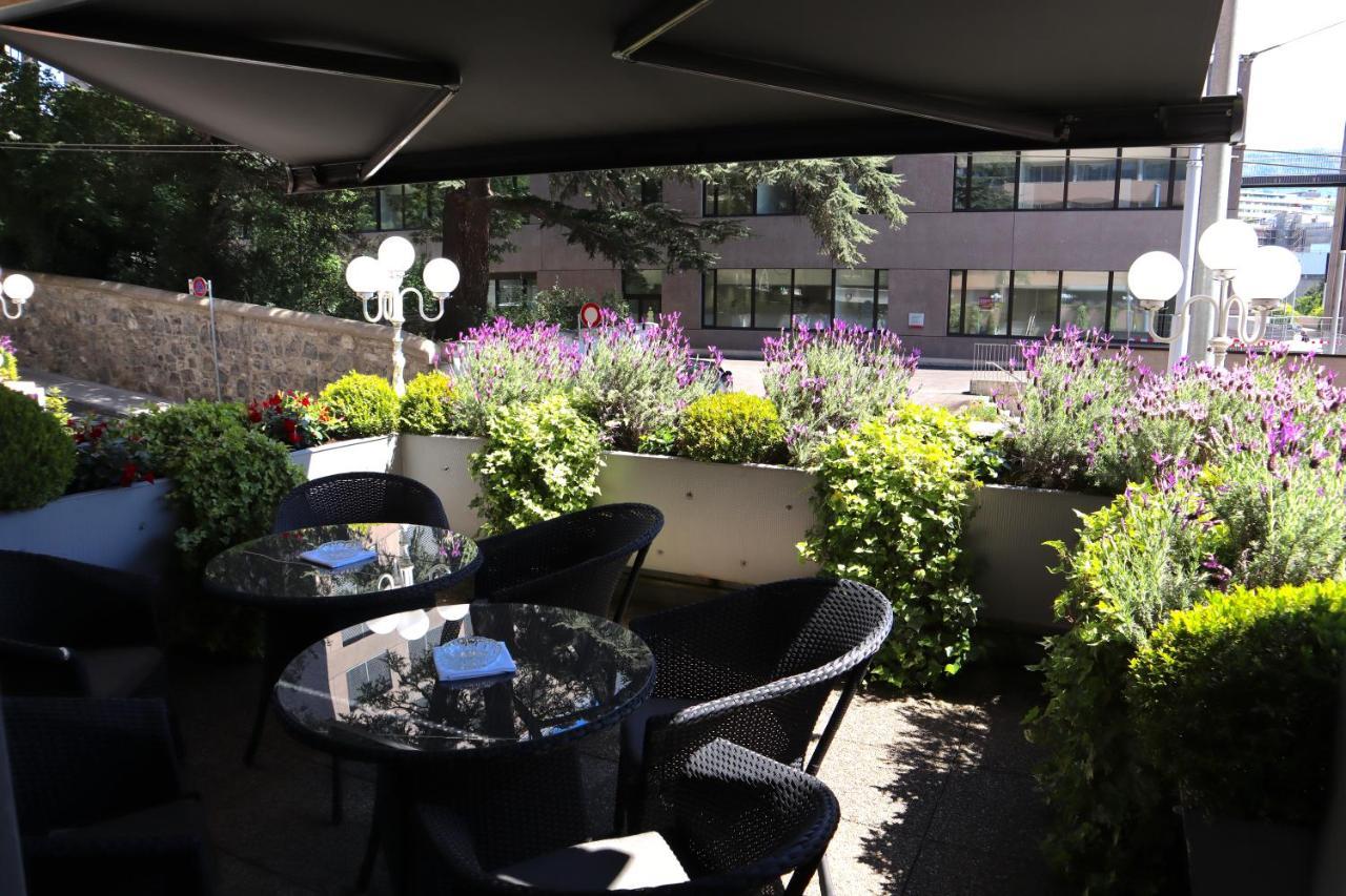 Hotel Adriatica Geneva Bagian luar foto
