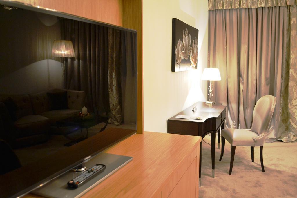 Hotel Adriatica Geneva Bagian luar foto