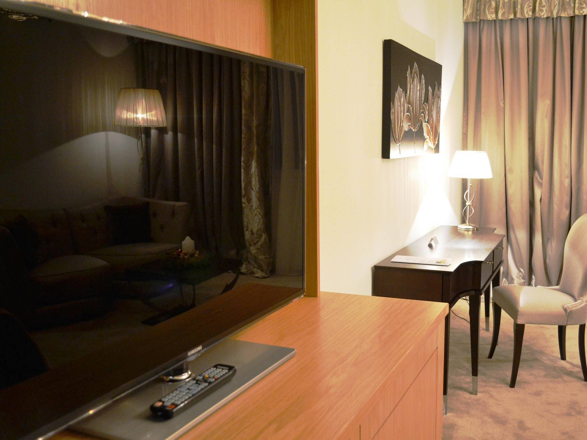 Hotel Adriatica Geneva Bagian luar foto